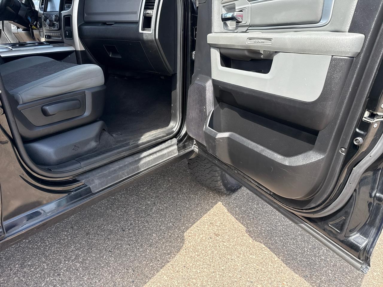 RAM 3500 SLT Mega Cab 4WD 2015