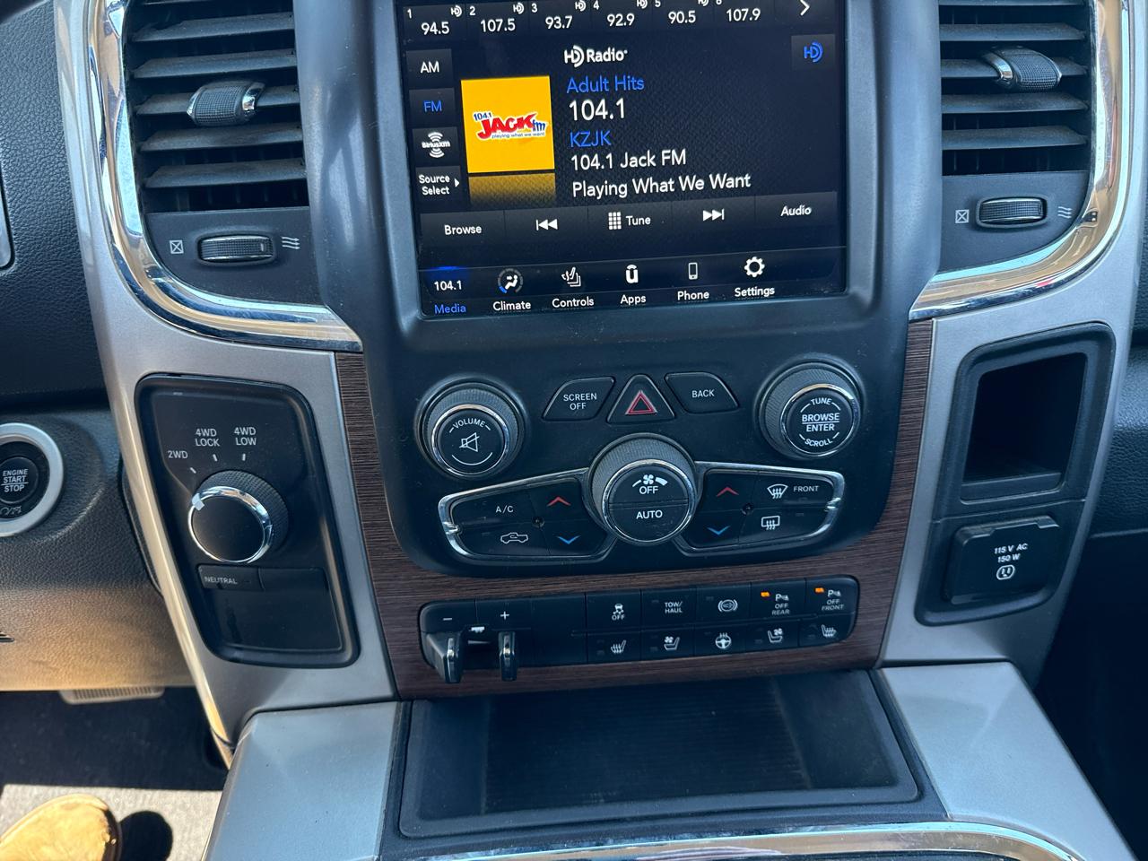 RAM 3500 Laramie Crew Cab LWB 4WD DRW 2018