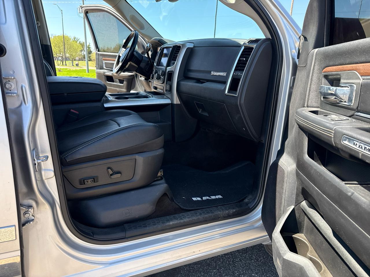 RAM 3500 Laramie Crew Cab LWB 4WD DRW 2018