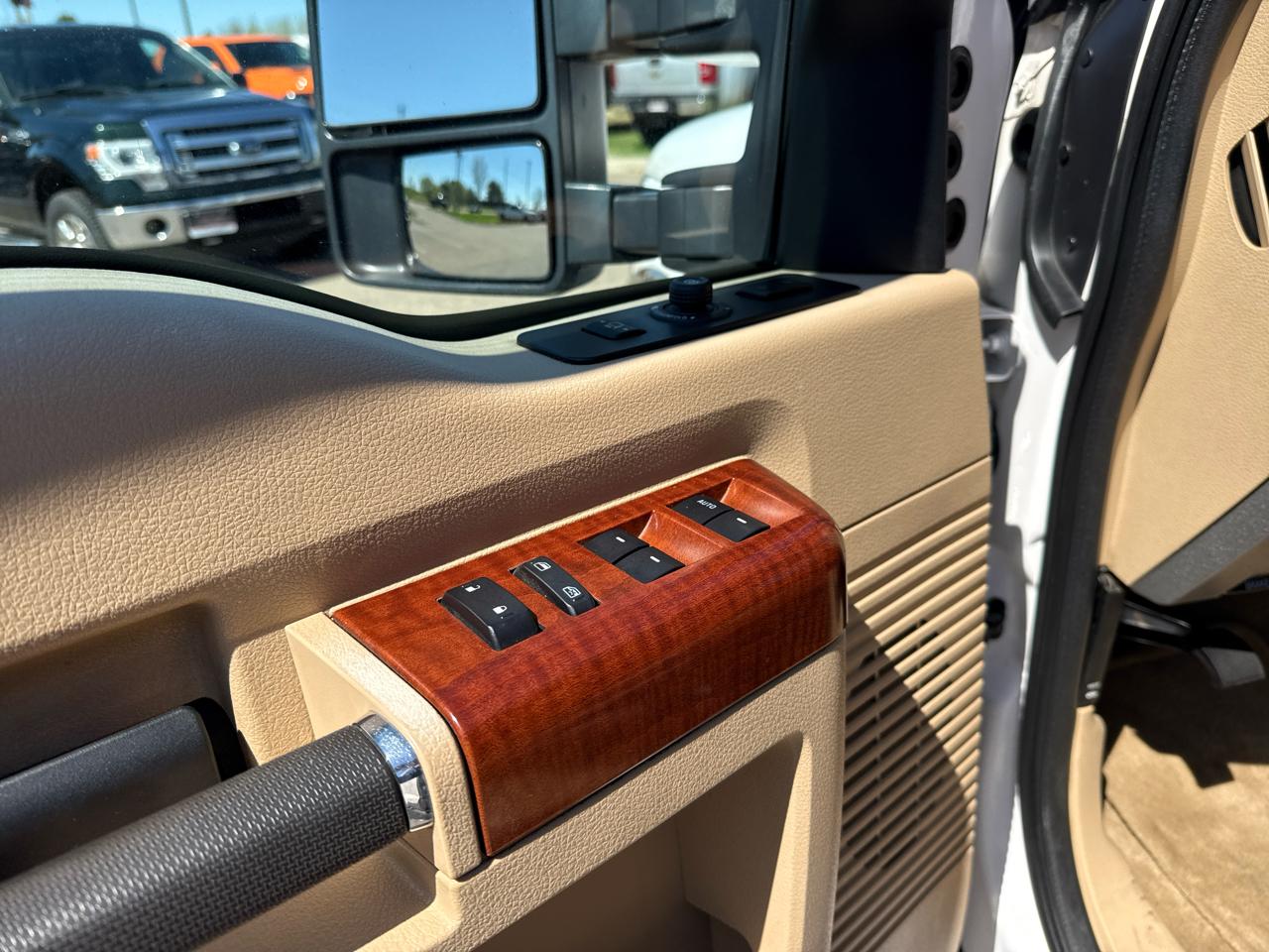 Ford F-350 SD King Ranch Crew Cab 4WD 2011