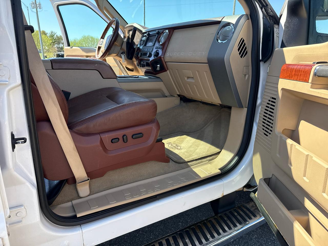 Ford F-350 SD King Ranch Crew Cab 4WD 2011