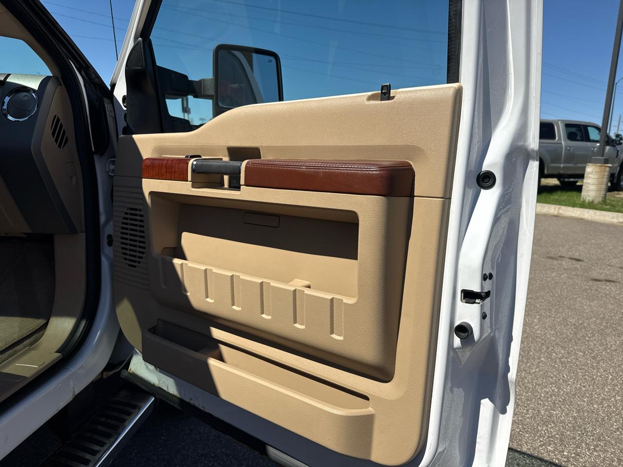 Ford F-350 SD King Ranch Crew Cab 4WD 2011