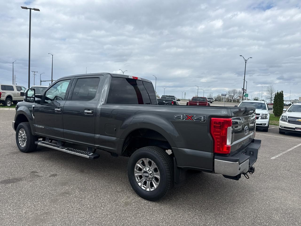 Ford F-250 SD XLT Crew Cab 4WD 2018