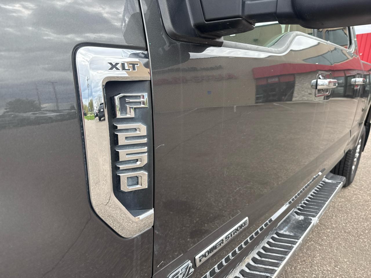 Ford F-250 SD XLT Crew Cab 4WD 2018