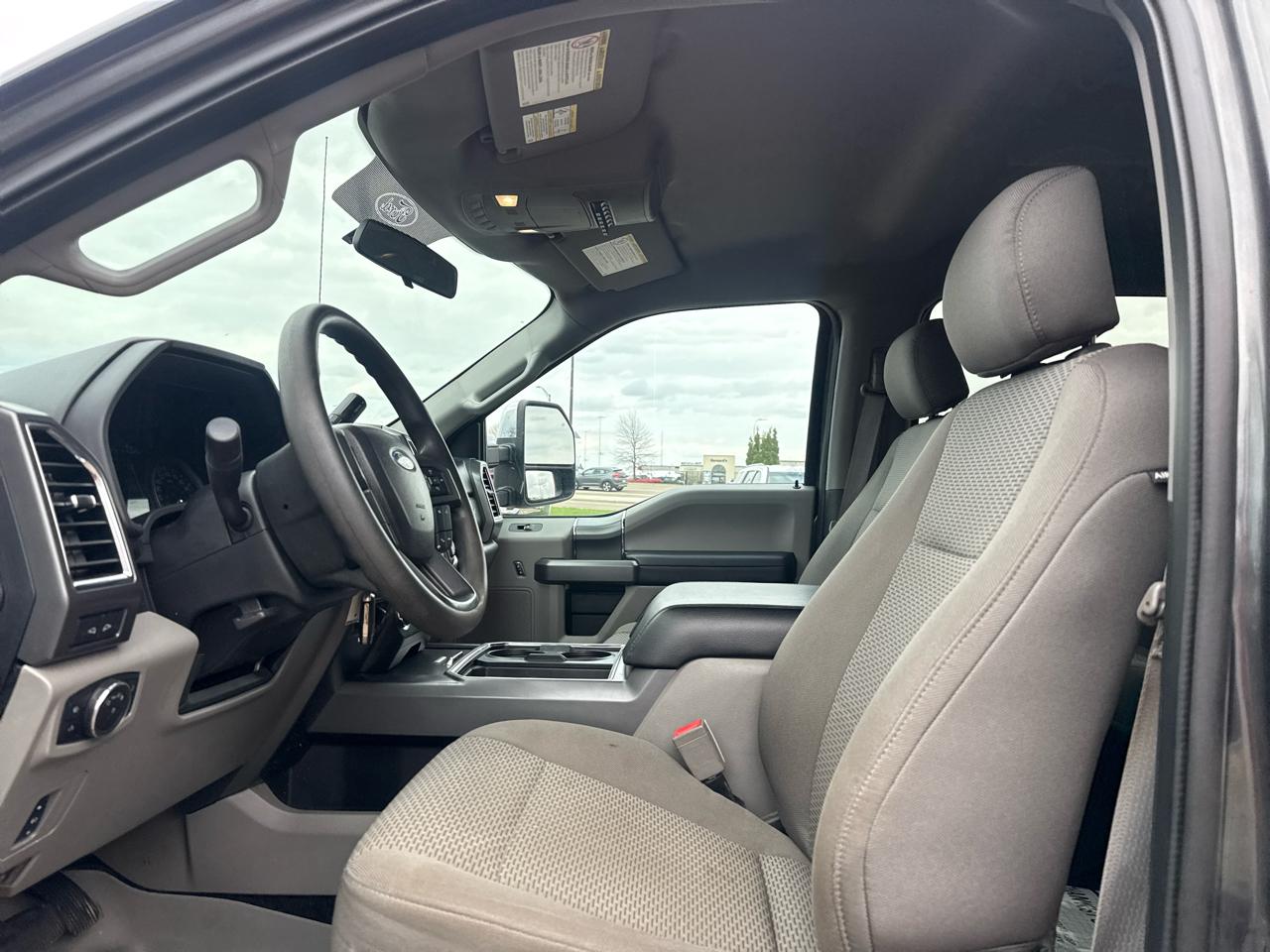 Ford F-250 SD XLT Crew Cab 4WD 2018