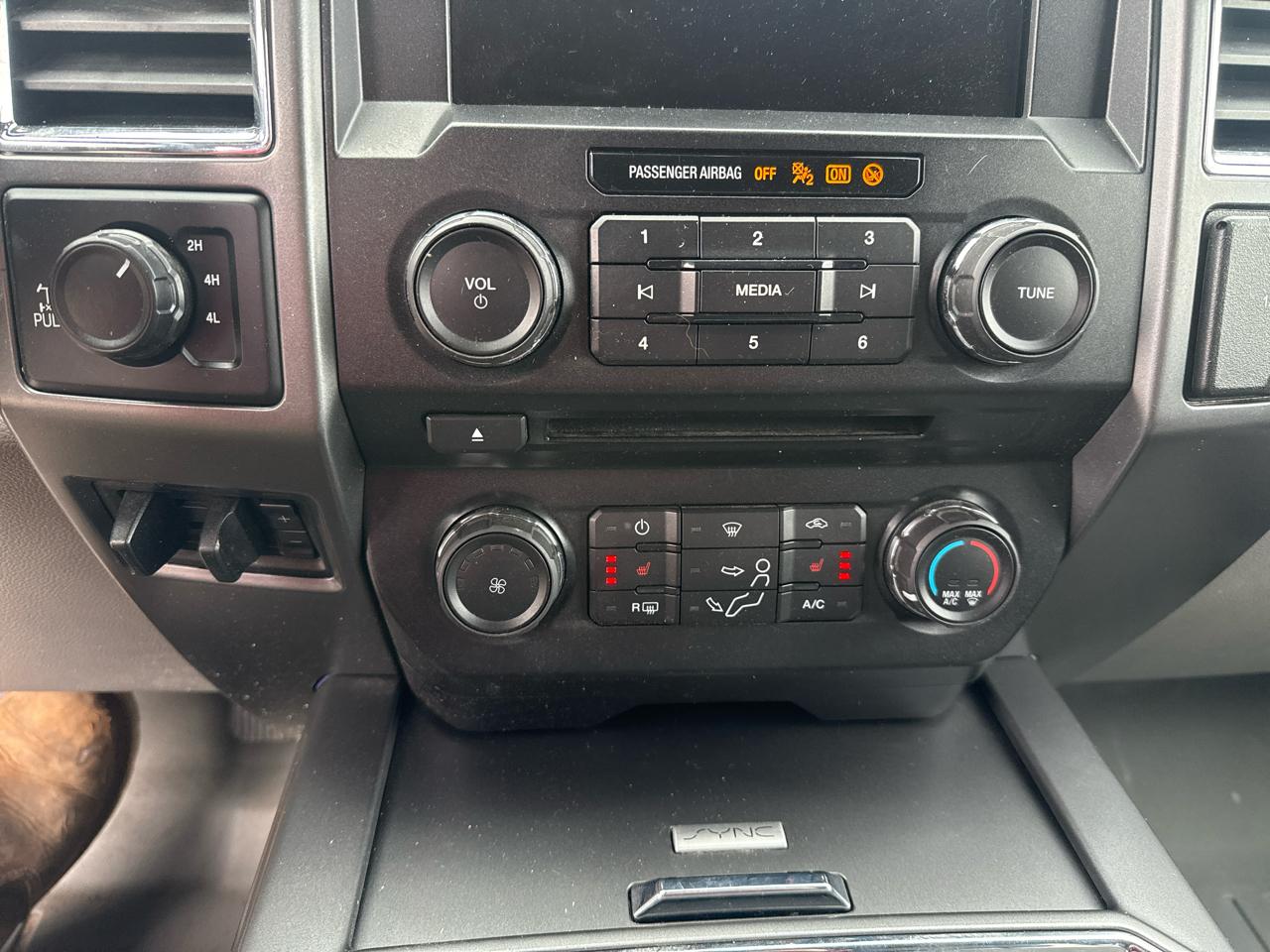 Ford F-250 SD XLT Crew Cab 4WD 2018