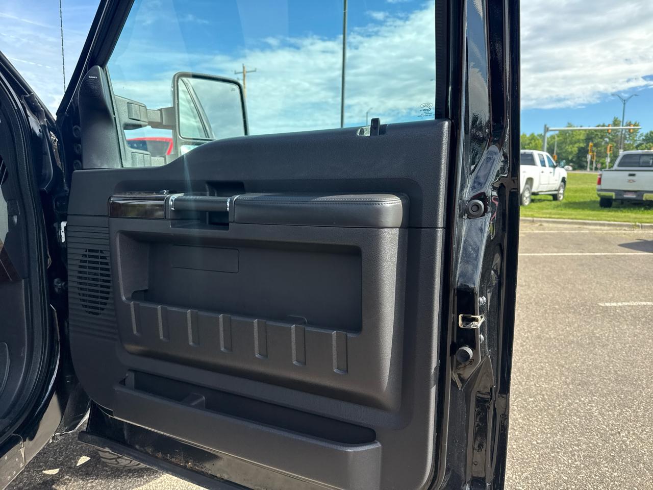 Ford F-350 SD Lariat Crew Cab 4WD 2016