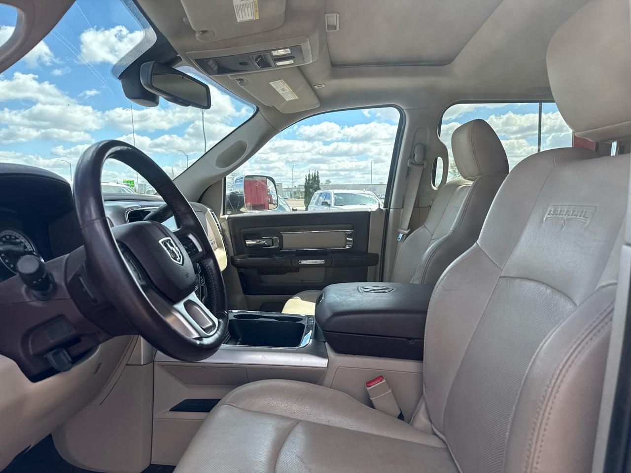 RAM 2500 Laramie Crew Cab SWB 4WD 2017