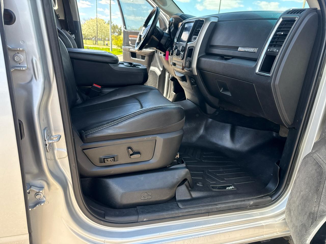 RAM 2500 Laramie Crew Cab SWB 4WD 2018
