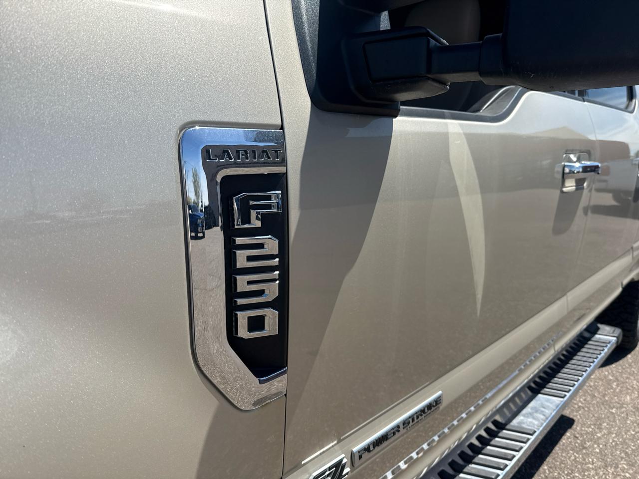 Ford F-250 SD Lariat Crew Cab 4WD 2017