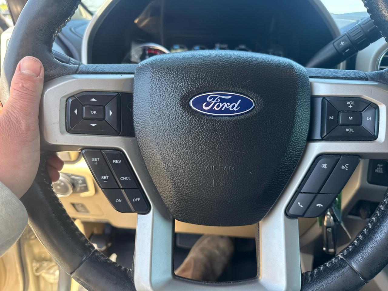 Ford F-250 SD Lariat Crew Cab 4WD 2017