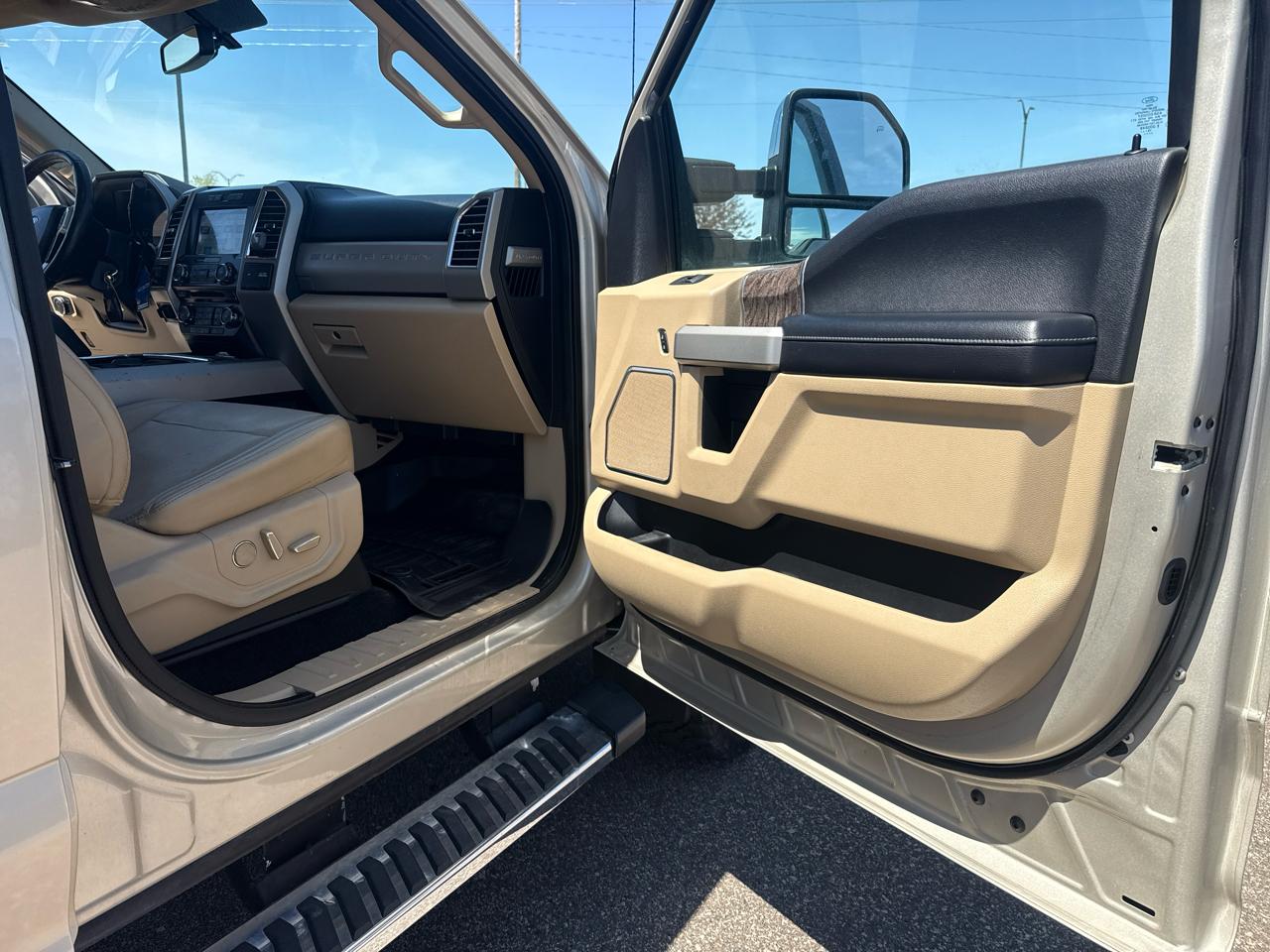 Ford F-250 SD Lariat Crew Cab 4WD 2017