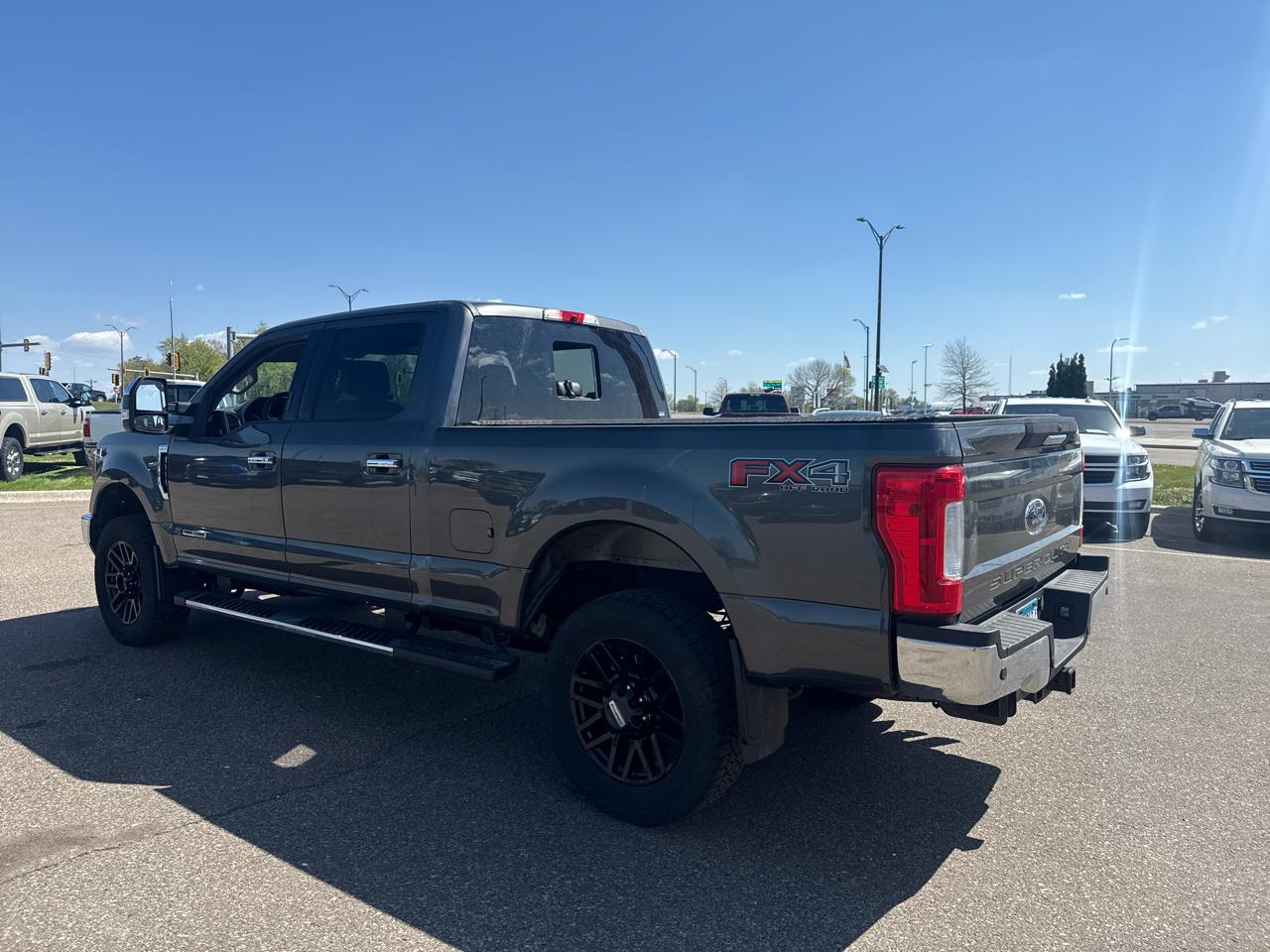 Ford F-350 SD Lariat Crew Cab 4WD 2017