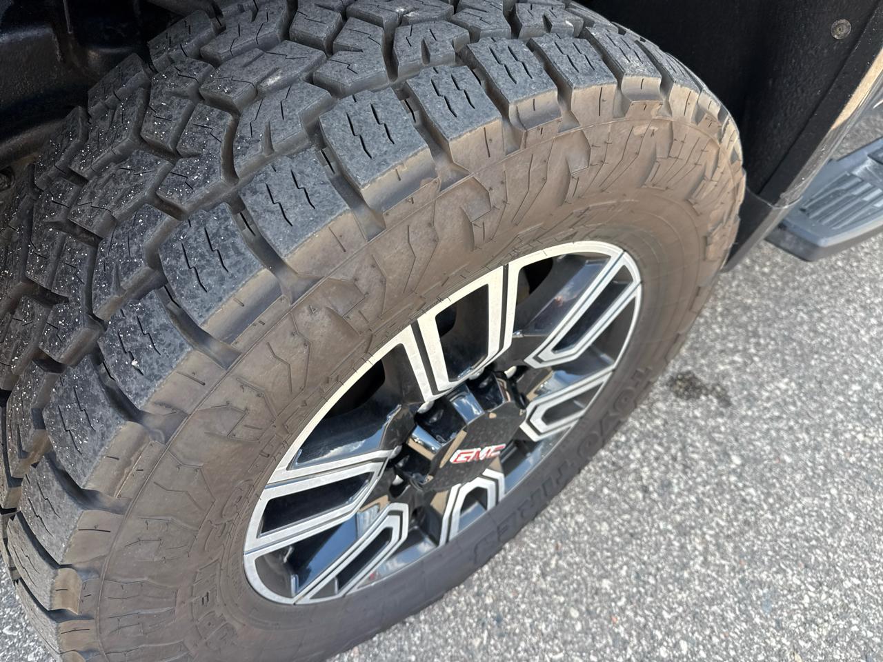 GMC Sierra 2500HD AT4 Crew Cab Long Box 4WD 2020