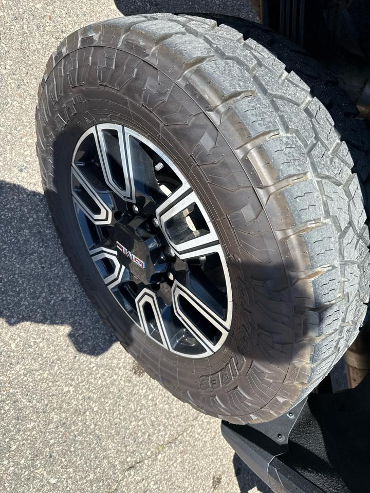 GMC Sierra 2500HD AT4 Crew Cab Long Box 4WD 2020
