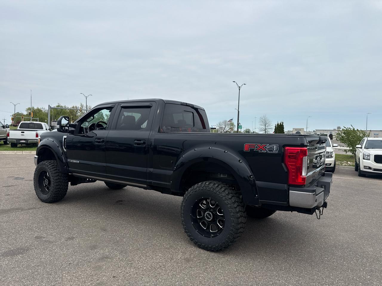 Ford F-250 SD Lariat Crew Cab 4WD 2017