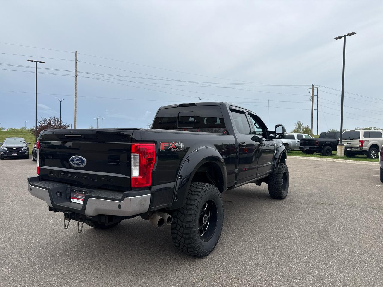 Ford F-250 SD Lariat Crew Cab 4WD 2017