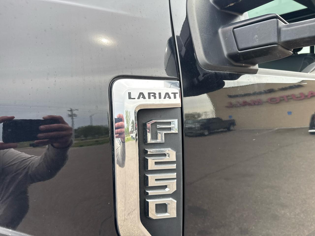 Ford F-250 SD Lariat Crew Cab 4WD 2017