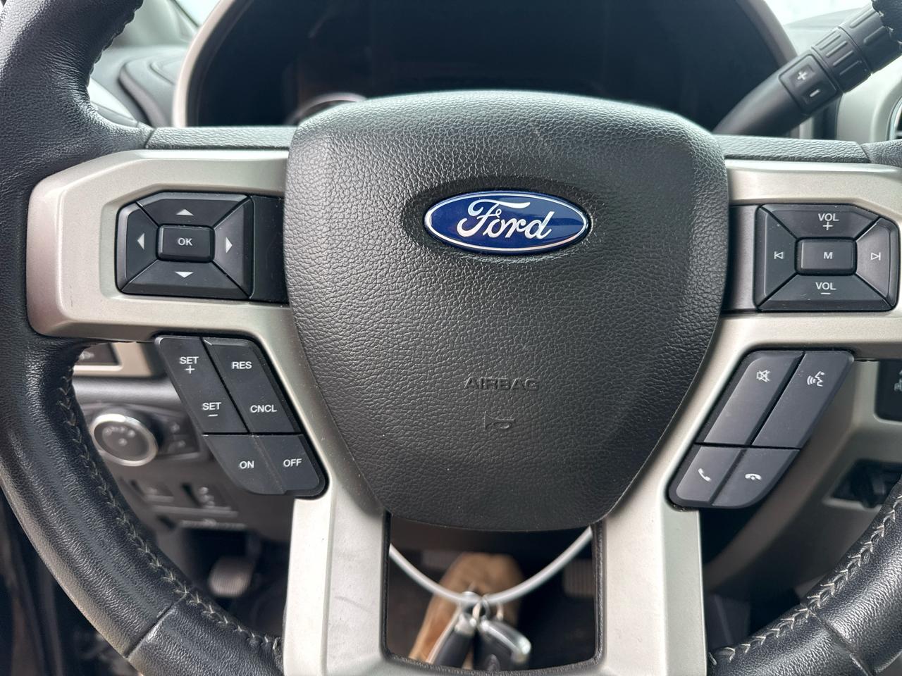 Ford F-250 SD Lariat Crew Cab 4WD 2017