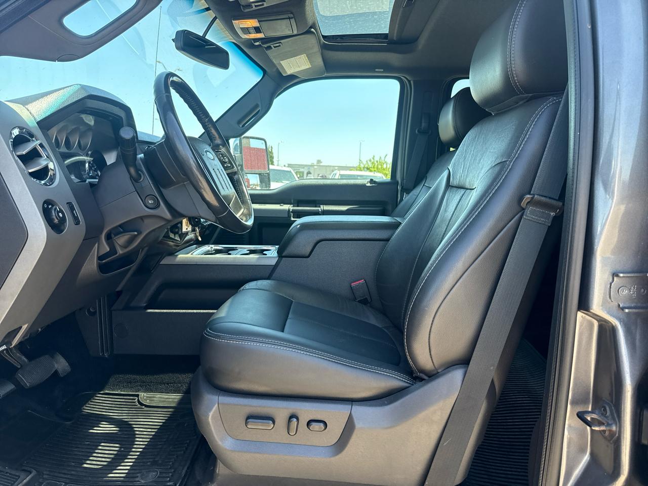 Ford F-250 SD Lariat Crew Cab 4WD 2012