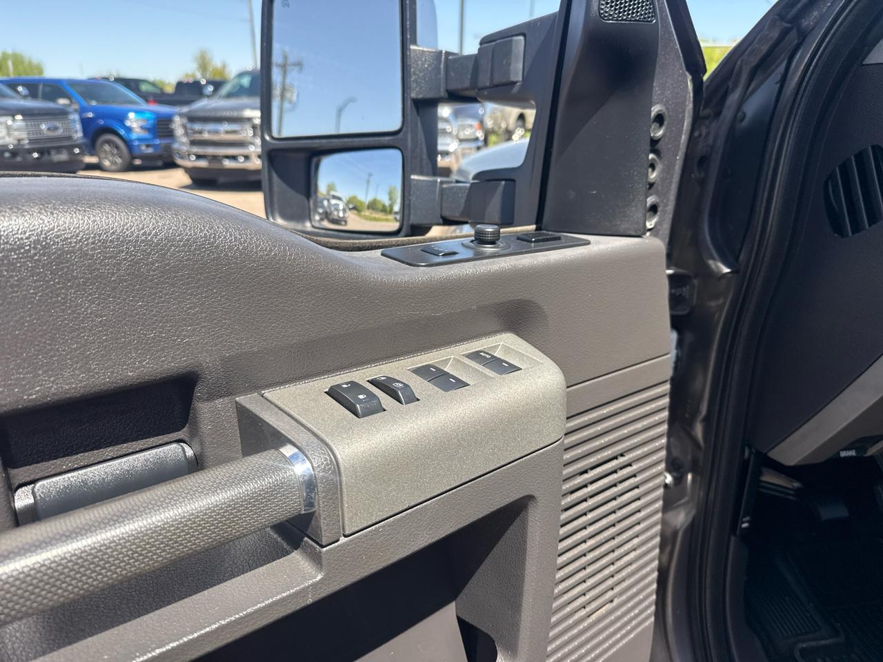 Ford F-250 SD Lariat Crew Cab 4WD 2012