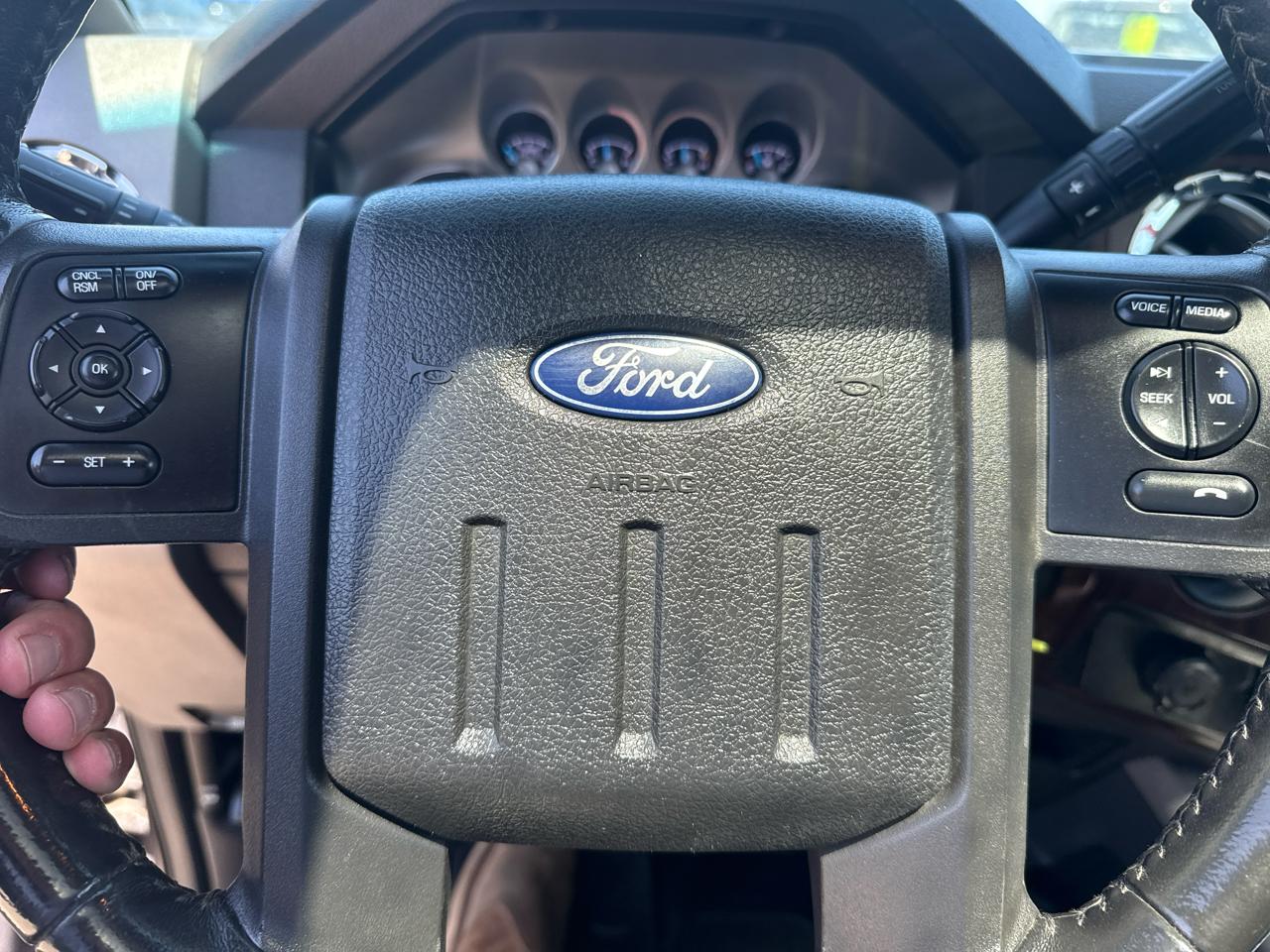 Ford F-250 SD Lariat Crew Cab 4WD 2012