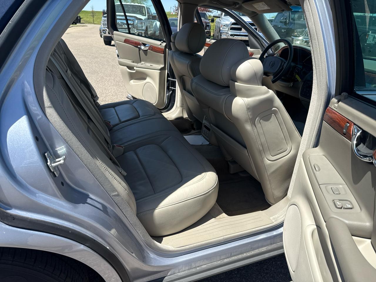Cadillac DeVille Sedan 2004
