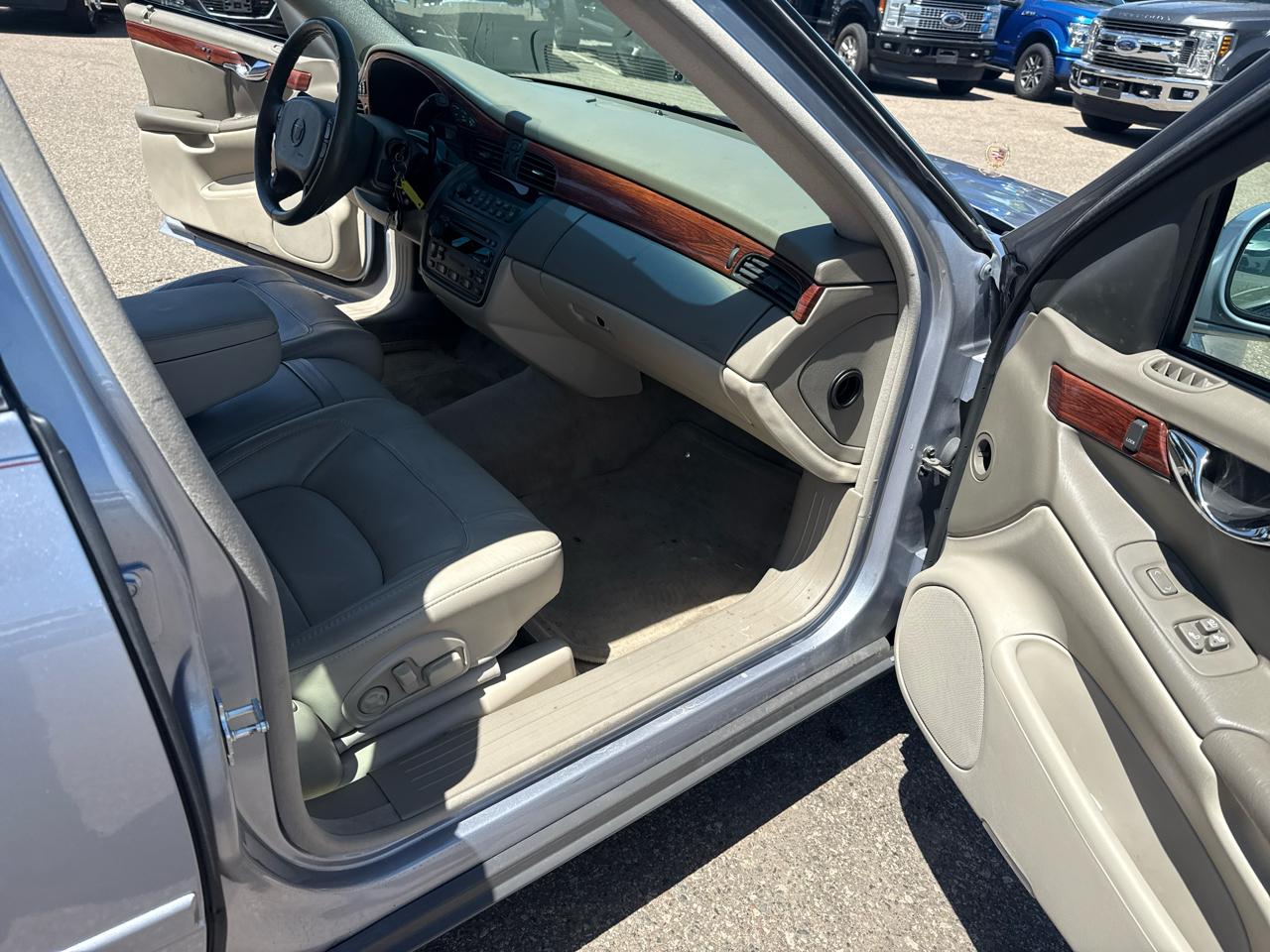 Cadillac DeVille Sedan 2004