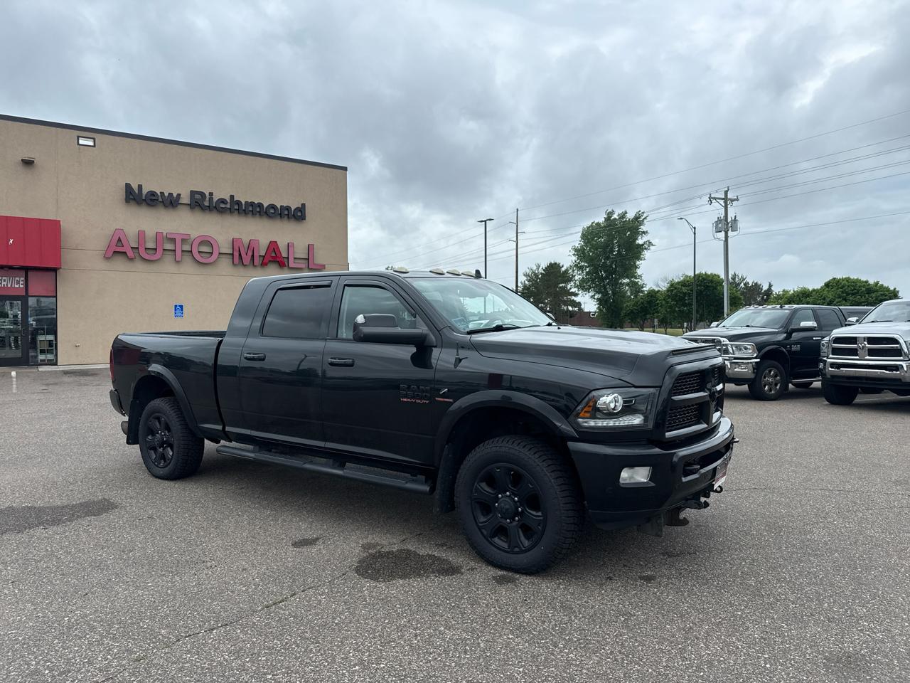 RAM 3500 Laramie Mega Cab 4WD 2016