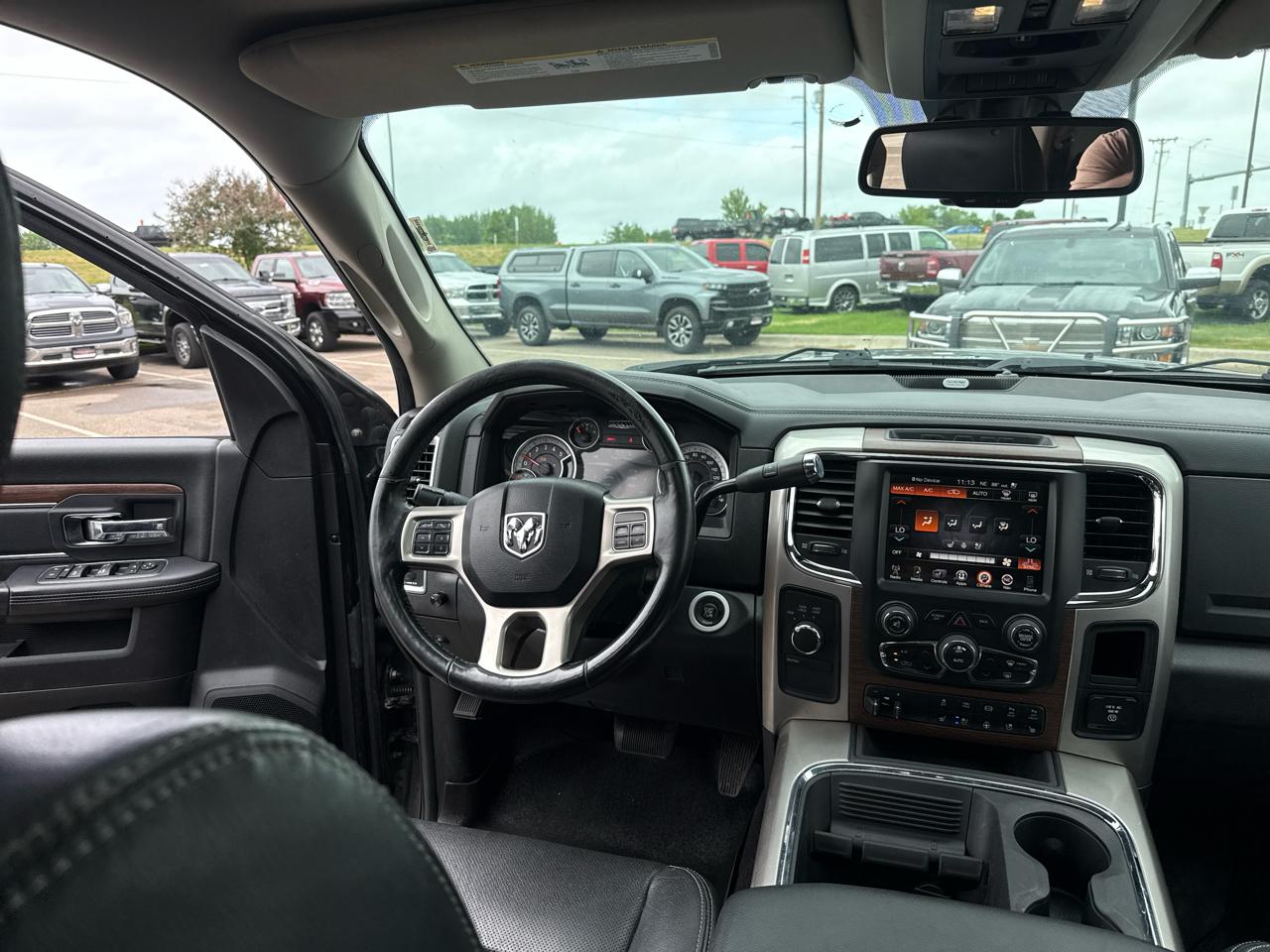RAM 3500 Laramie Mega Cab 4WD 2016