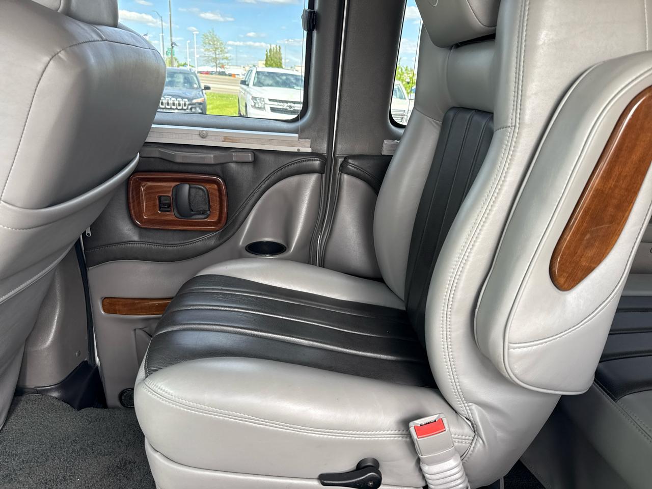 Chevrolet Express G1500 3LT RV 2013