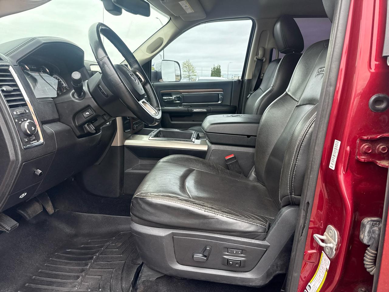 RAM 2500 Laramie Crew Cab SWB 4WD 2013