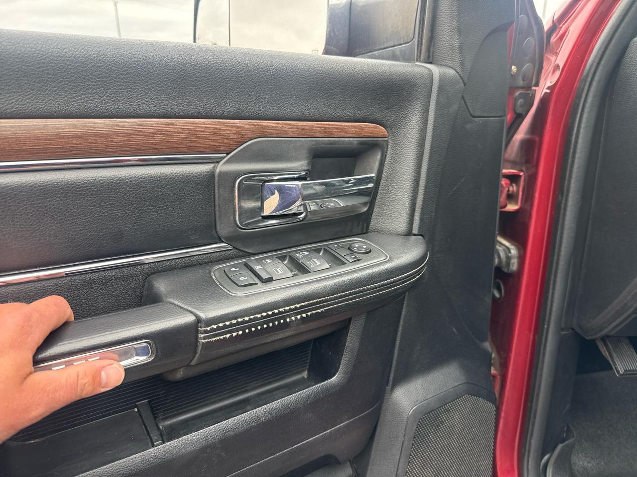 RAM 2500 Laramie Crew Cab SWB 4WD 2013