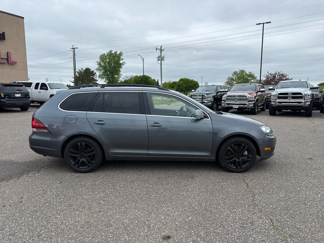 Volkswagen Jetta SportWagen 2.0L TDI 2011