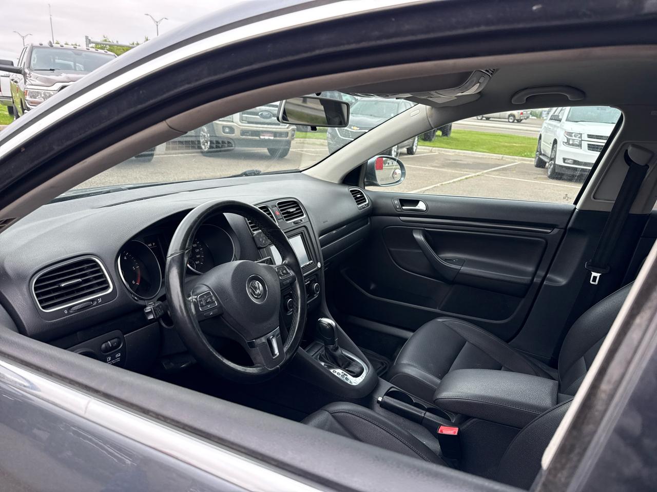Volkswagen Jetta SportWagen 2.0L TDI 2011