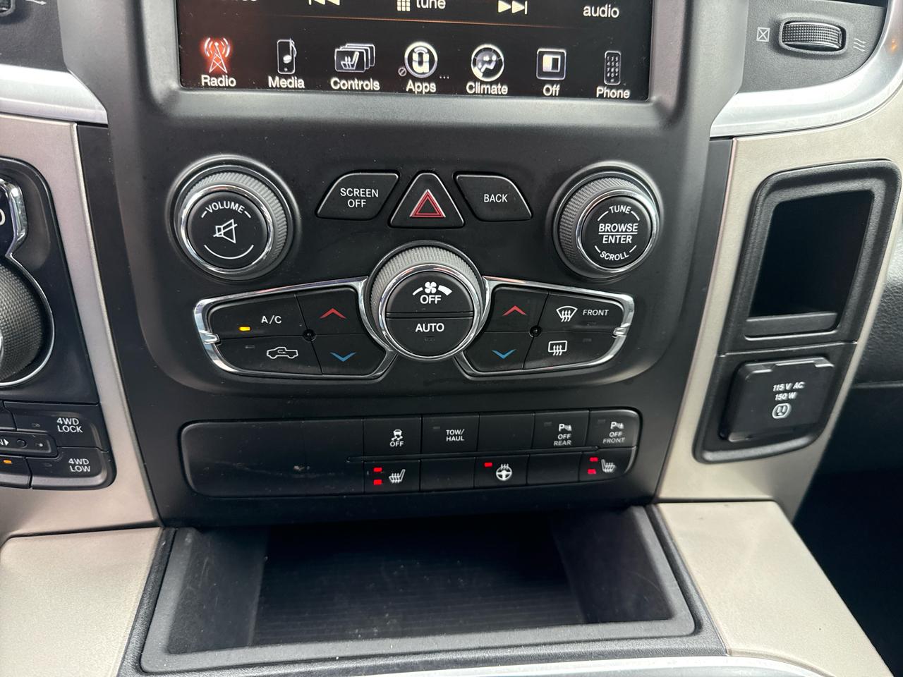RAM 1500 SLT Crew Cab SWB 4WD 2017