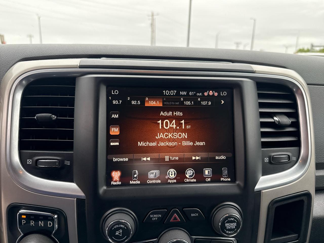 RAM 1500 SLT Crew Cab SWB 4WD 2017
