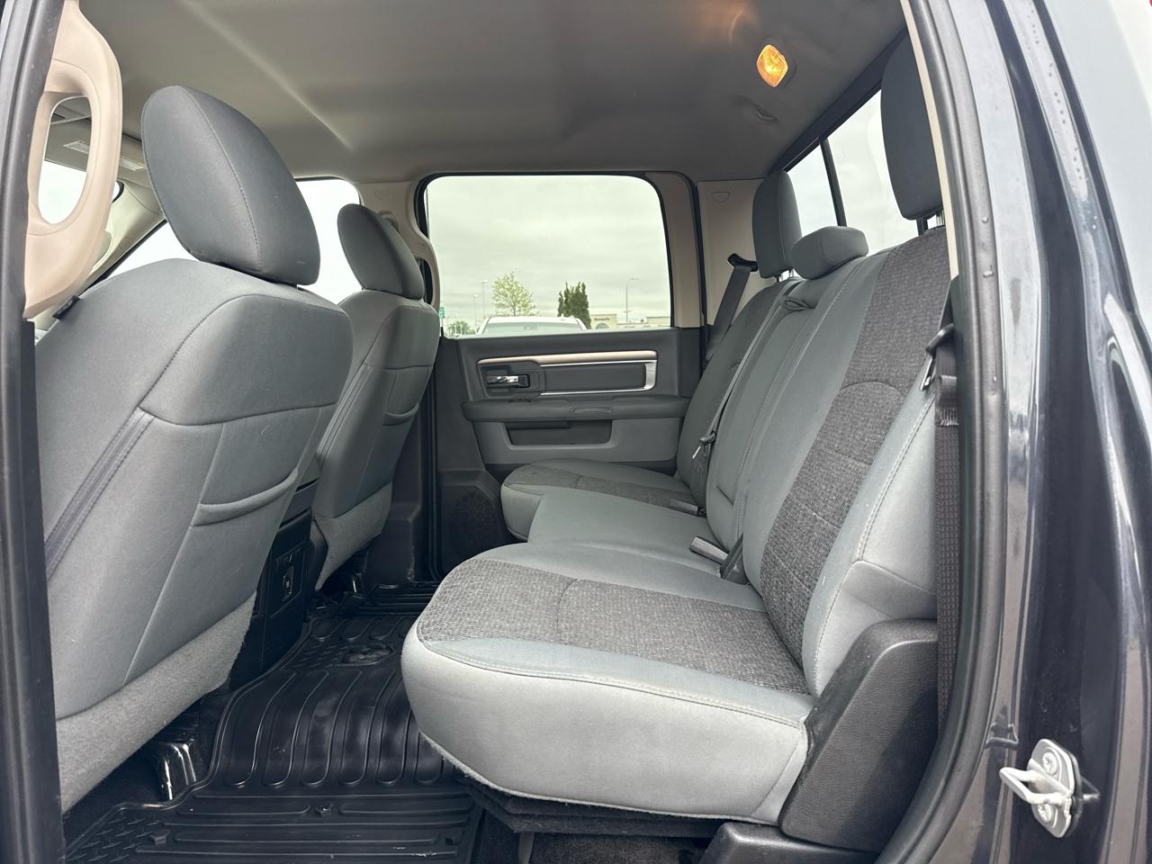 RAM 1500 SLT Crew Cab SWB 4WD 2017