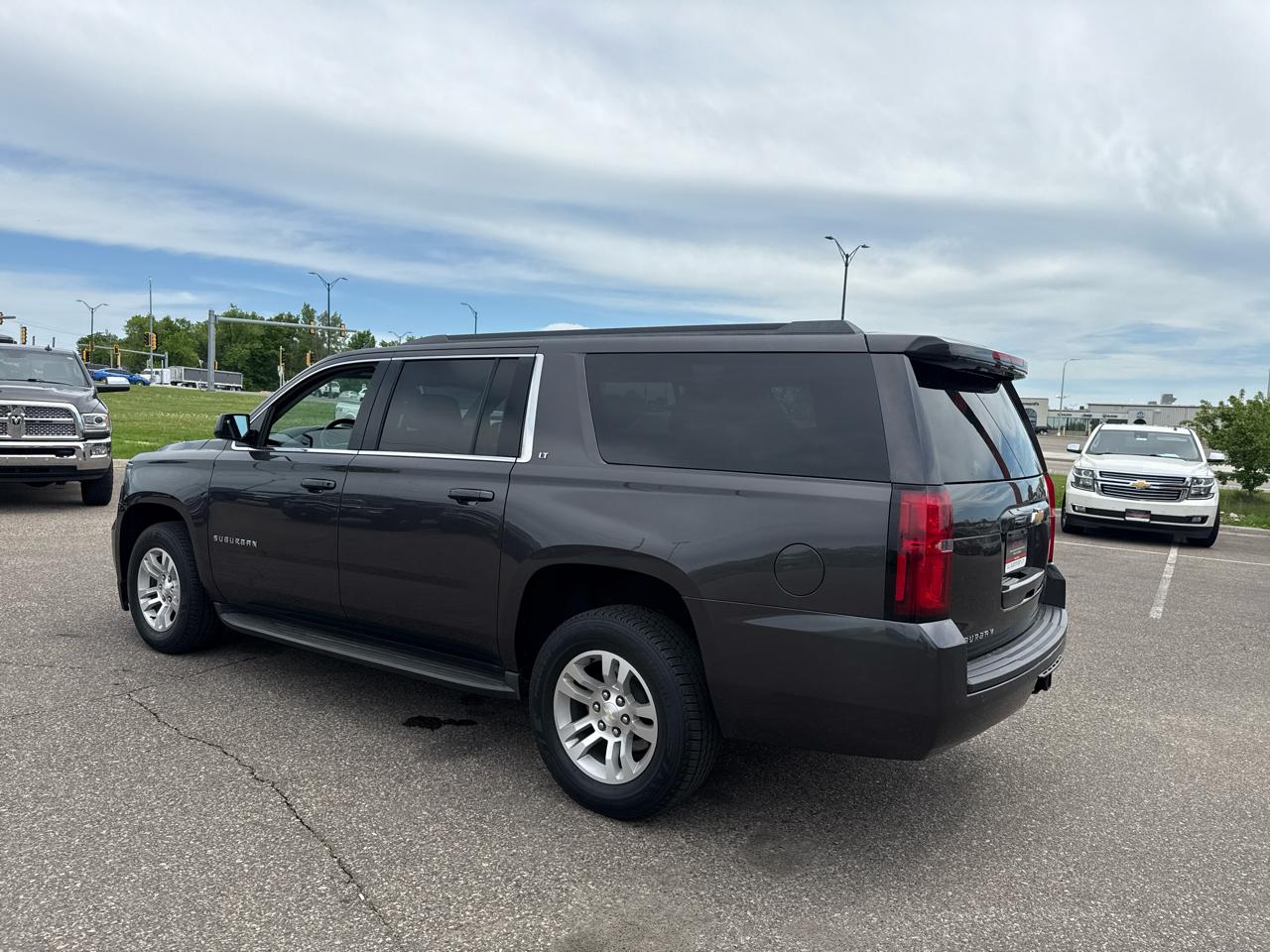 Chevrolet Suburban LT 4WD 2016