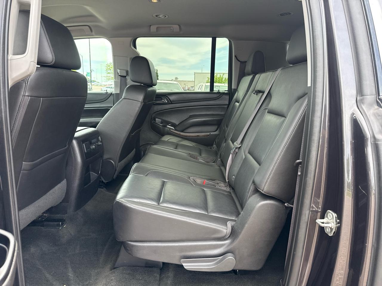 Chevrolet Suburban LT 4WD 2016