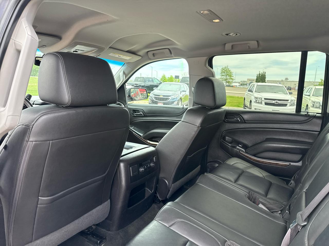 Chevrolet Suburban LT 4WD 2016