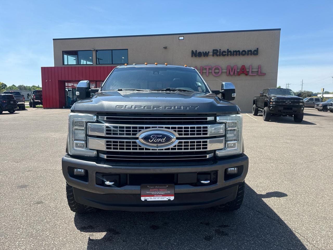 Ford F-350 SD Platinum Crew Cab Long Box 4WD DRW 2017