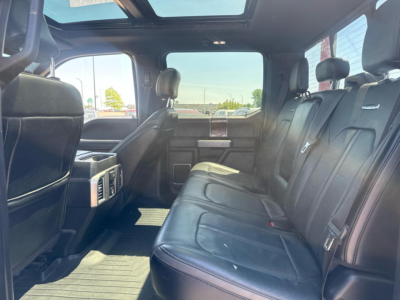 Ford F-350 SD Platinum Crew Cab Long Box 4WD DRW 2017