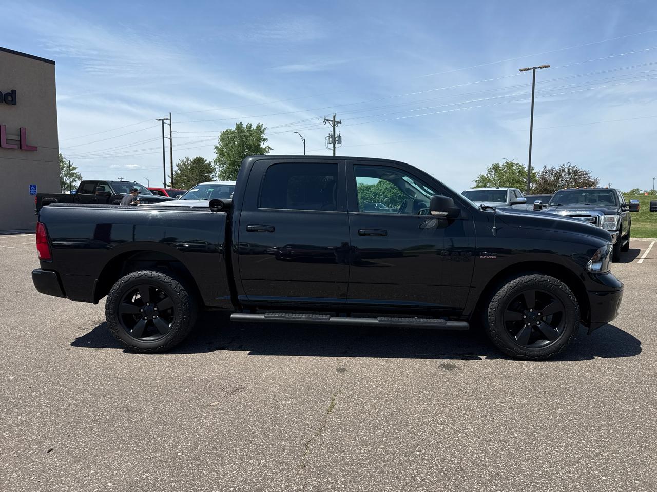 RAM 1500 SLT Crew Cab SWB 4WD 2018