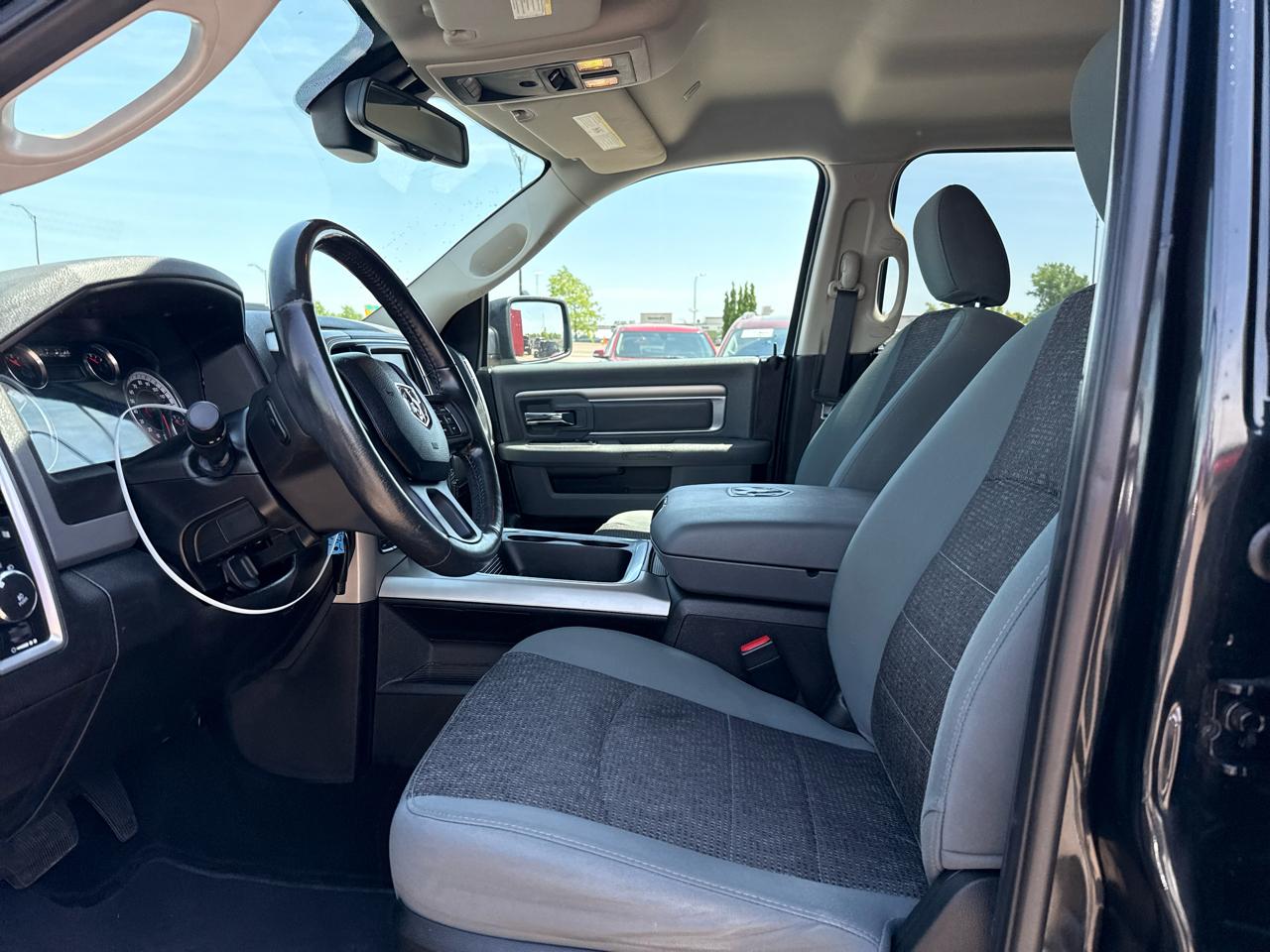RAM 1500 SLT Crew Cab SWB 4WD 2018