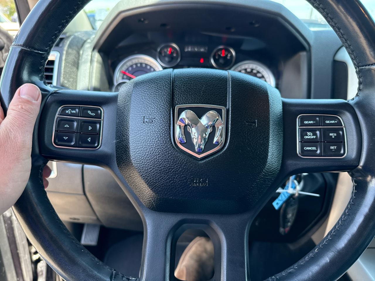 RAM 1500 SLT Crew Cab SWB 4WD 2018