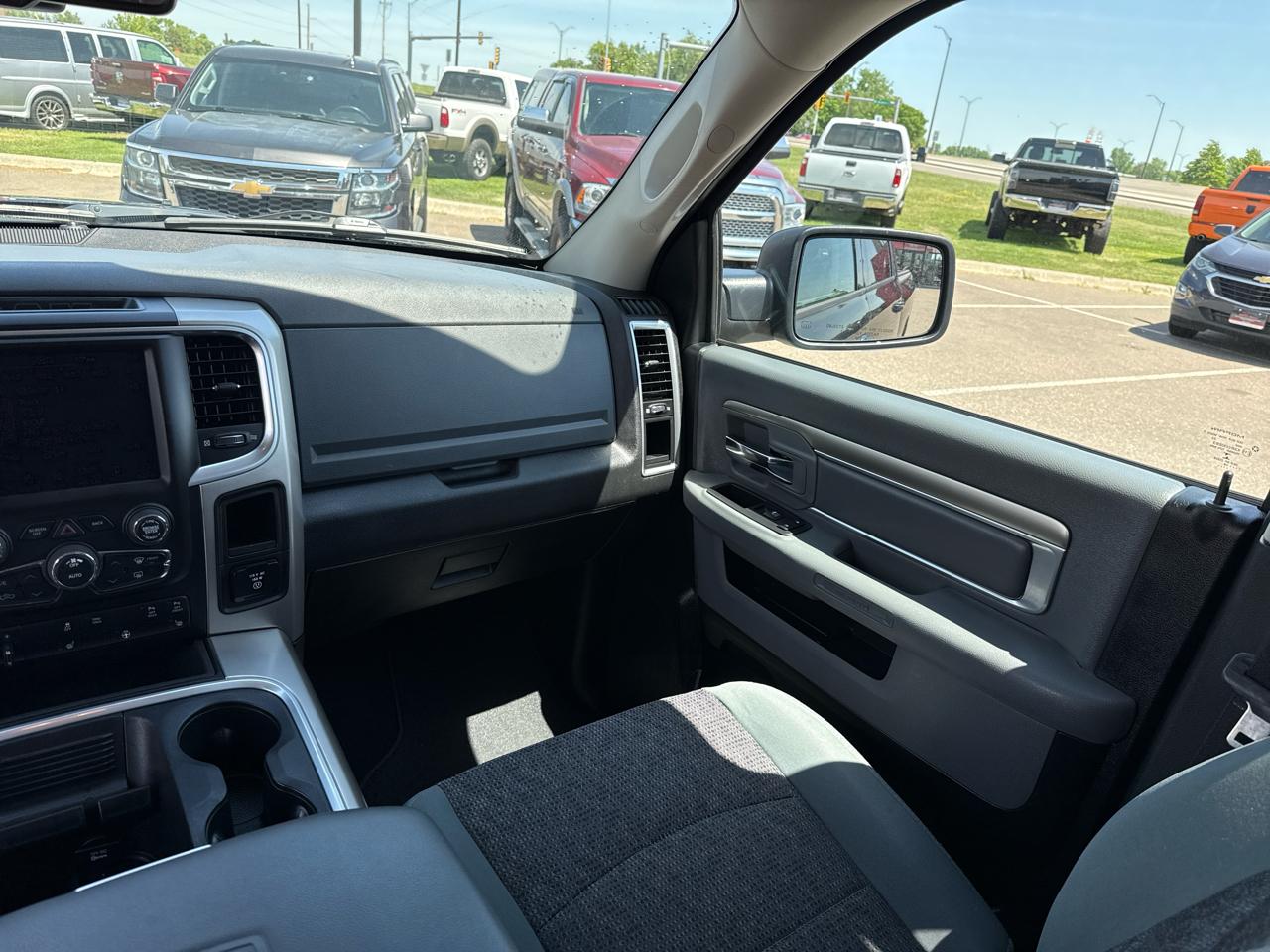 RAM 1500 SLT Crew Cab SWB 4WD 2018