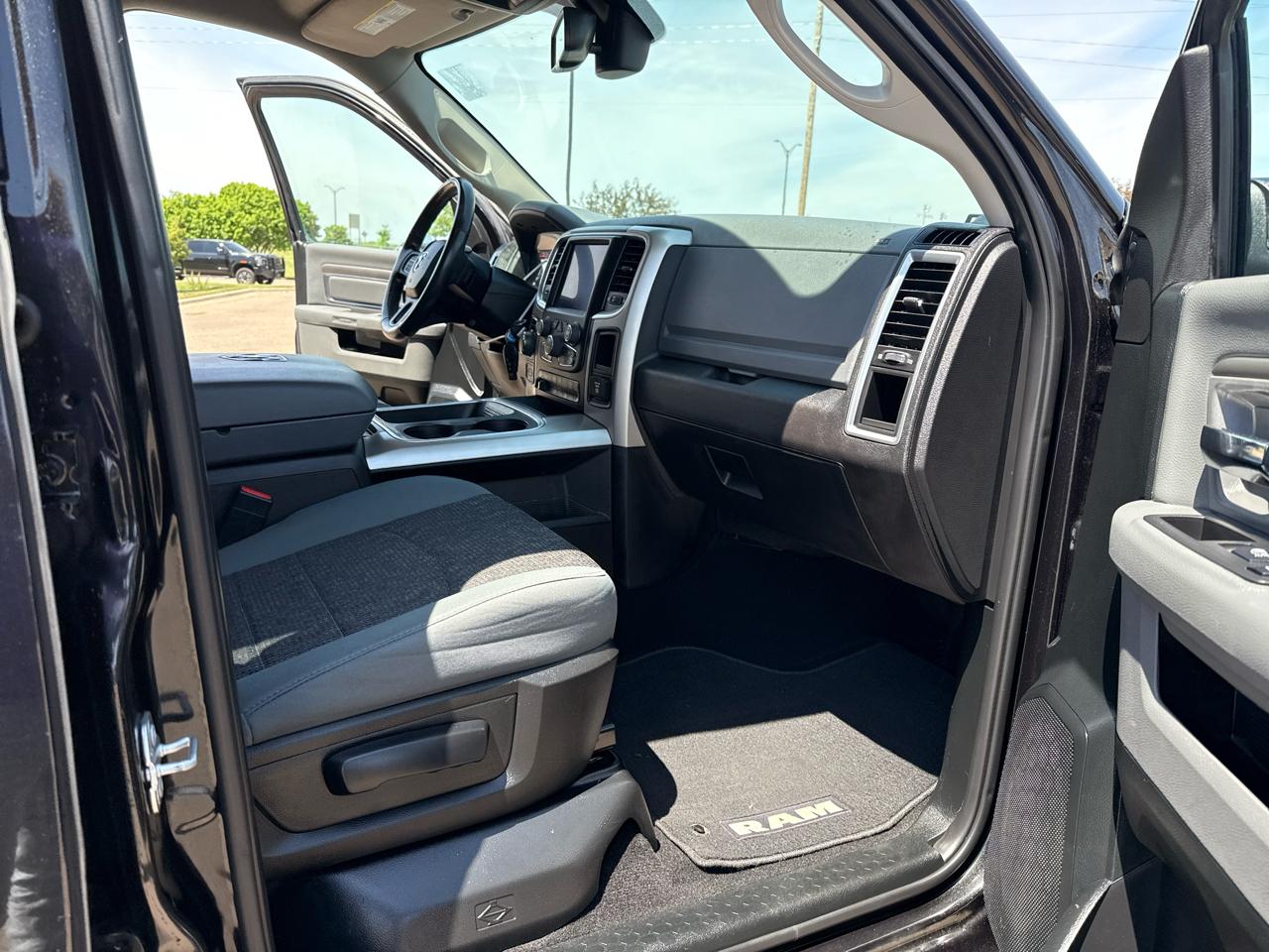 RAM 1500 SLT Crew Cab SWB 4WD 2018