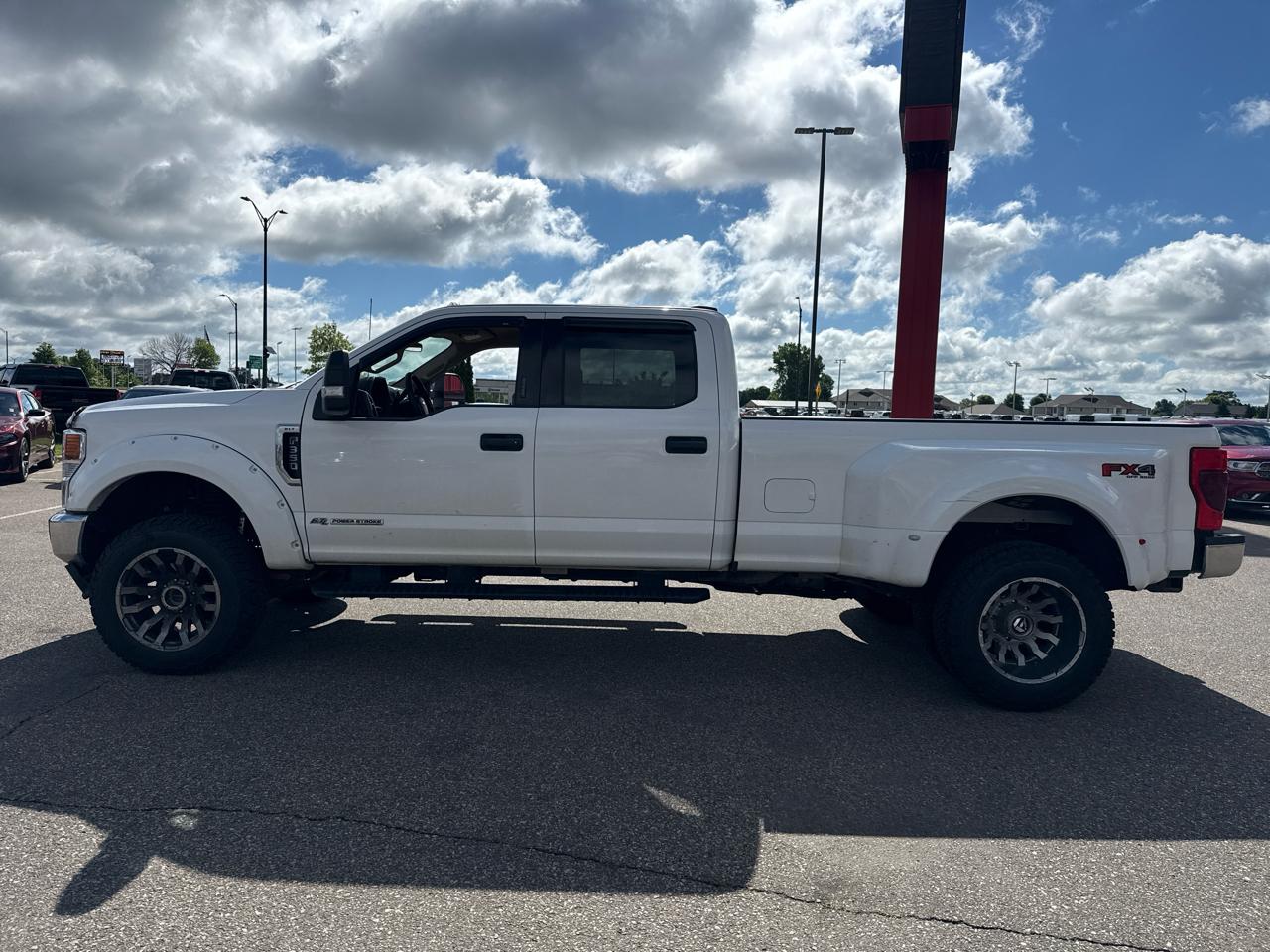 Ford F-350 SD XLT Crew Cab Long Bed DRW 4WD 2021