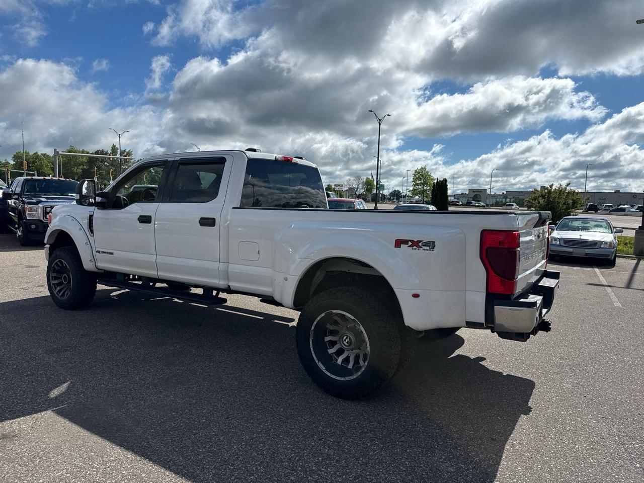 Ford F-350 SD XLT Crew Cab Long Bed DRW 4WD 2021